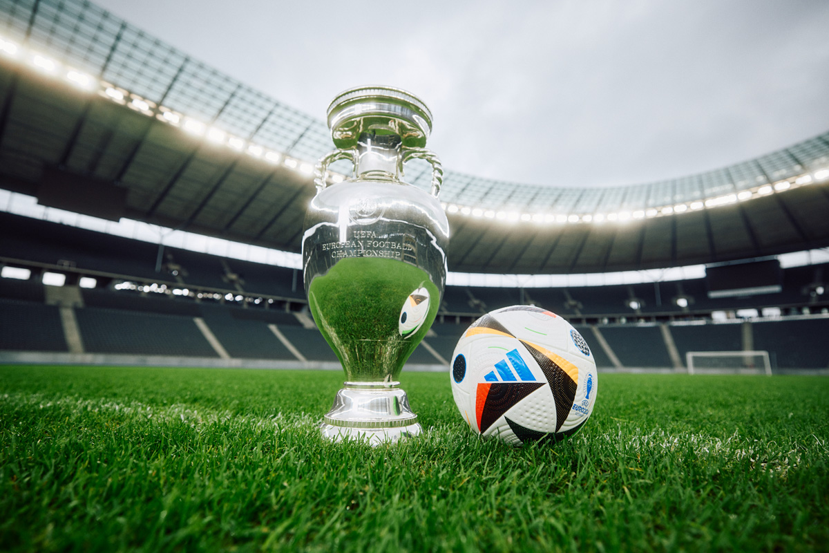 El balón oficial de la Eurocopa 2024: FUSSBALLLIEBE de adidas